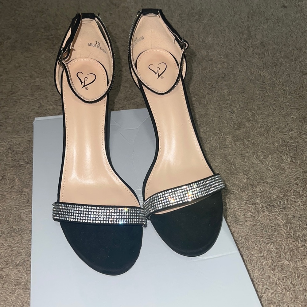 Windsor Black Heels w/rhinestones